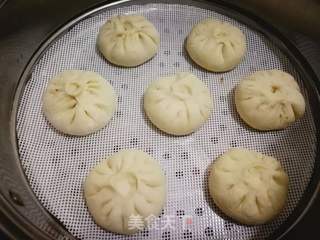 白菜大肉包的做法步骤:12