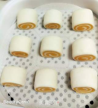 双色云卷馒头的做法步骤:12