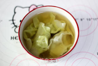 青汁云吞----追寻小时候的味道的做法步骤:14