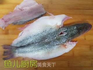 茄汁鲈鱼──鱼儿厨房私房菜的做法步骤:4