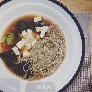 番茄杂蔬荞麦面的做法步骤:4