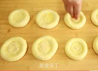 面粉还在做馒头和包子?五珍粉奶香烤饼,口感细腻醇香,简单易学,比烧饼还美味!的做法步骤:13