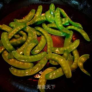 鱿鱼炒荷兰豆(如何泡发干鱿鱼)的做法步骤:7