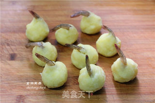 凤尾虾球(如何做出油炸食物酥脆的口感)的做法步骤:7