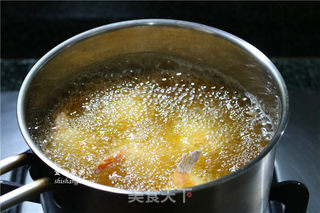 凤尾虾球(如何做出油炸食物酥脆的口感)的做法步骤:11