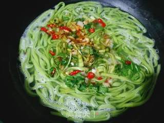 花椒葱花面的做法步骤:8