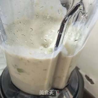 牛油果香水梨奶昔的做法步骤:7