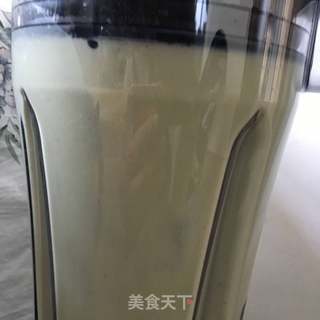 牛油果香水梨奶昔的做法步骤:9