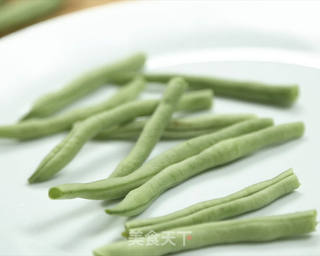 干煸豆角的做法步骤:2
