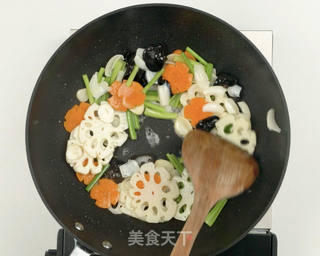 荷塘小炒的做法步骤:11