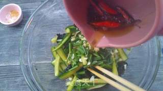 黄瓜木耳拌粉丝的做法步骤:10