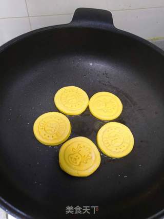 奶香南瓜饼的做法步骤:10