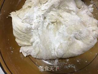 蒜苗肉馅烤包子的做法步骤:7