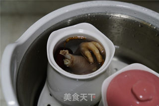 虫草红枣鸡腿汤的做法步骤:5