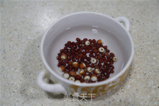 芡实红豆鸡腿汤的做法步骤:3
