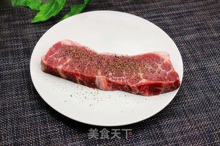 煎牛排的做法步骤:3
