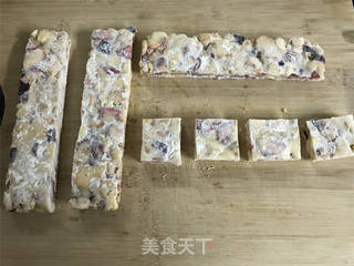 草莓干雪花酥的做法步骤:9