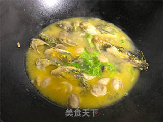 蘑菇汪丁鱼汤的做法步骤:8