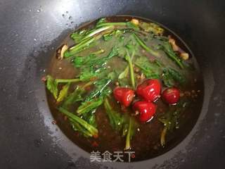 菠菜蝶豆花捞面的做法步骤：4