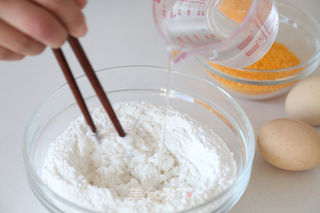 【红薯夹心饼】隔壁小孩都馋哭了的做法步骤:2