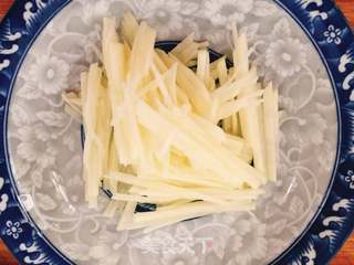 鸟巢土豆丝饼的做法步骤:2
