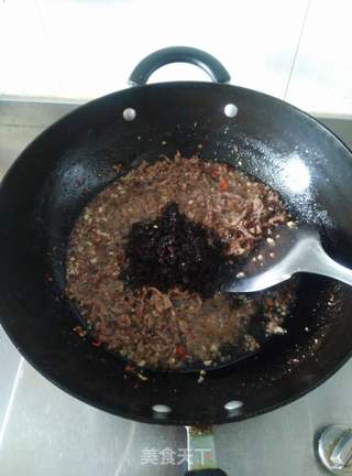 香辣牛肉酱的做法步骤:7