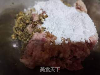 菠菜肉末马蹄包子的做法步骤：8