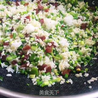 蒜苔腊肠炒饭的做法步骤:7