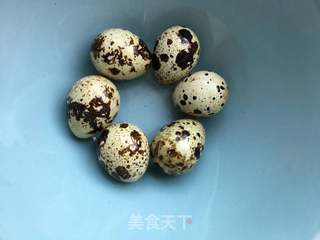 海鲜菇鹌鹑蛋蔬菜沙拉的做法步骤:4