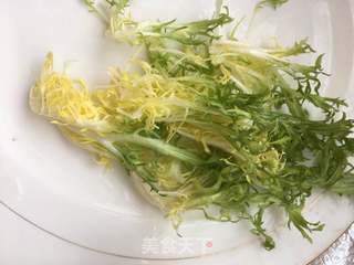 海鲜菇鹌鹑蛋蔬菜沙拉的做法步骤:7