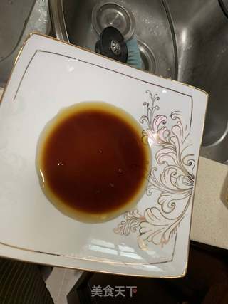 椒盐鱿鱼圈的做法步骤:2