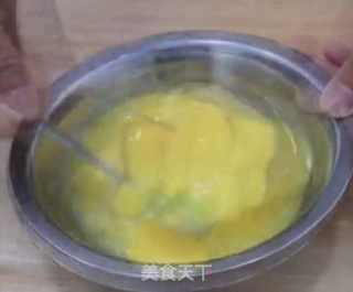 这样做包子皮薄馅足!五珍粉菠菜胡萝卜鸡蛋包,清淡营养,香气四溢,做法超级简单!的做法步骤:4