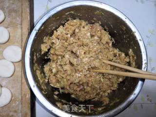 白菜猪肉饺子的做法步骤:11