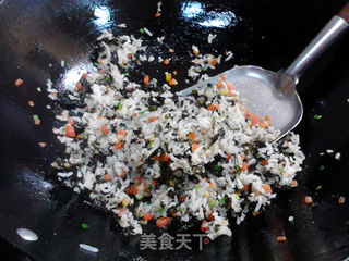 海苔胡萝卜炒饭的做法步骤:11
