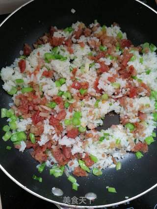 广式腊味炒饭的做法步骤:6