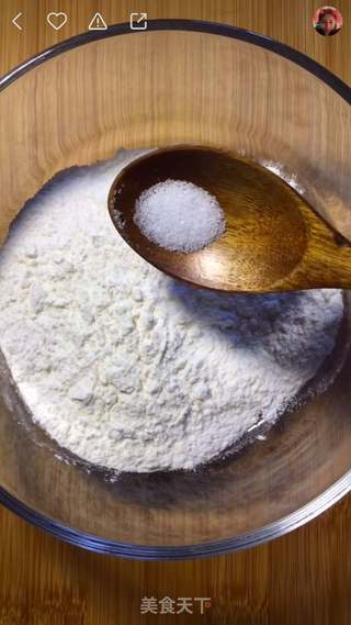 胡萝卜葱花饼的做法步骤：1