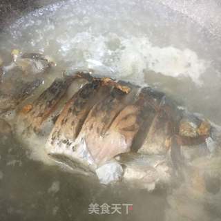 浓香奶白鲫鱼汤的做法步骤：4