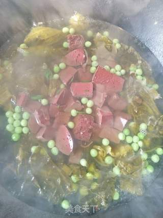 酸菜血旺汤的做法步骤:4