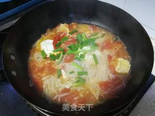 番茄鸡蛋索面汤的做法步骤:6