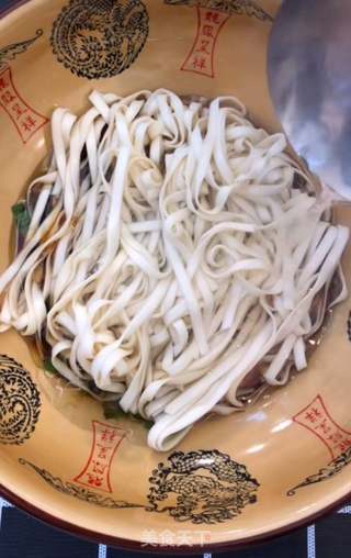 荷包蛋热汤面的做法步骤：8