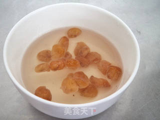山药桂圆银耳羹的做法步骤:2