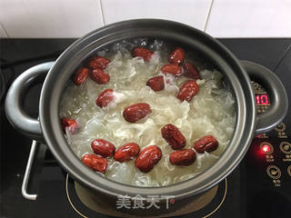 苹果红枣银耳羹的做法步骤:3