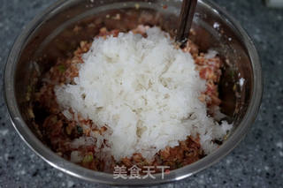 萝卜肉馅儿饺子-------冬吃萝卜夏吃姜的做法步骤:11