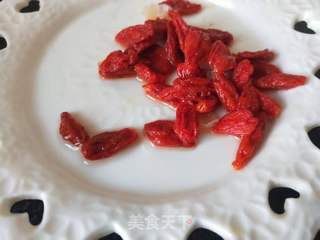 红枣枸杞银耳羹的做法步骤:3