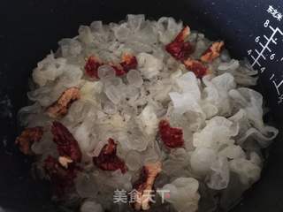 红枣枸杞银耳羹的做法步骤:4