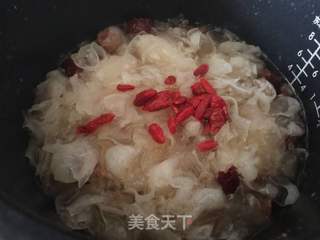 红枣枸杞银耳羹的做法步骤:6