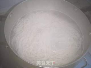 如何调汤鲜味美红油酸辣汁的做法步骤:11