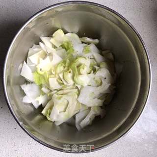 凉拌儿菜片片儿的做法步骤:2