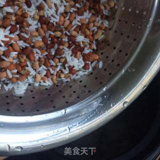 银耳红枣水果粥的做法步骤:3