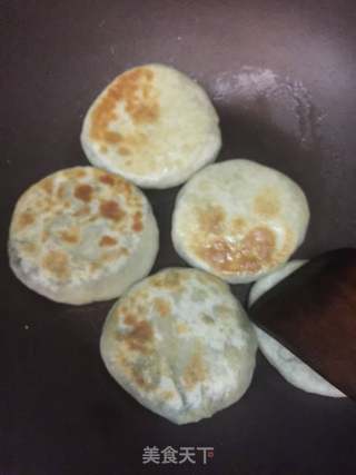 韭菜鸡蛋饼的做法步骤：12